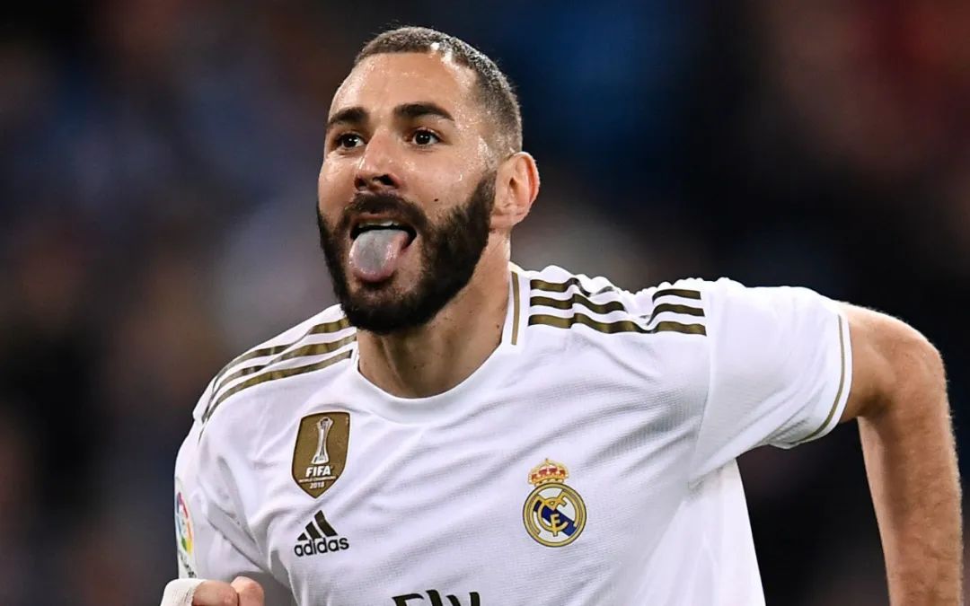 年薪2000万欧元,29岁去沙特养老?(年薪2000万欧元,29岁去沙特养老可以吗) 第2张