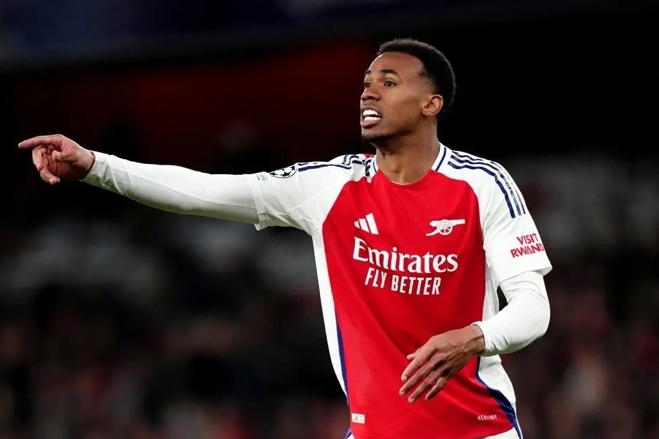 包含阿森纳防线重创:加布里埃尔缺阵一个月,关键战役面临挑战的词条 第2张