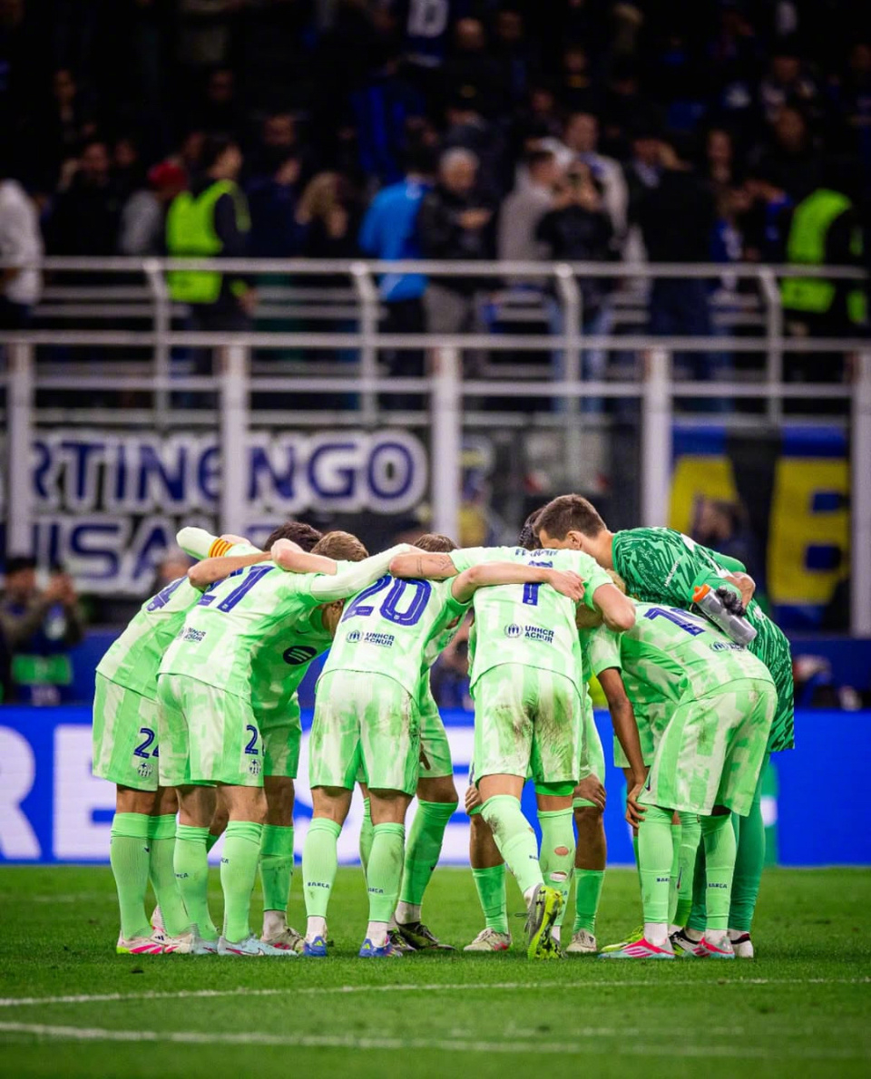 豪门欧冠夜：巴萨1-2惨遭巴黎逆转绝杀曼城2-2遭绝平阿森纳2-0的简单介绍