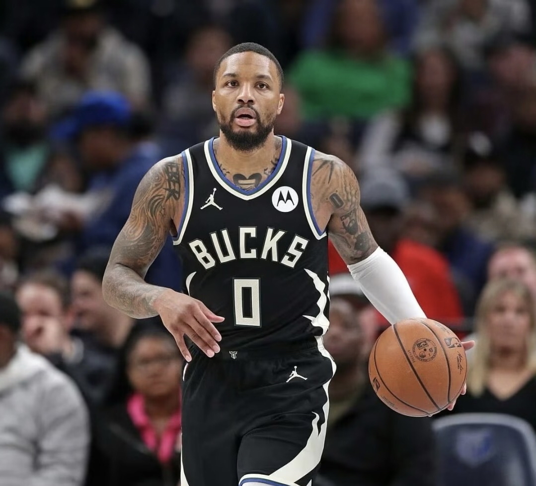 包含勇士湖人等队都想尽快与利拉德完成签约的词条