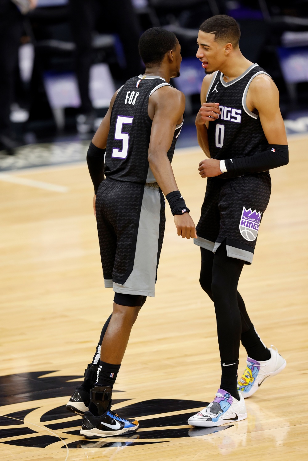 包含勇士湖人等队都想尽快与利拉德完成签约的词条  第2张