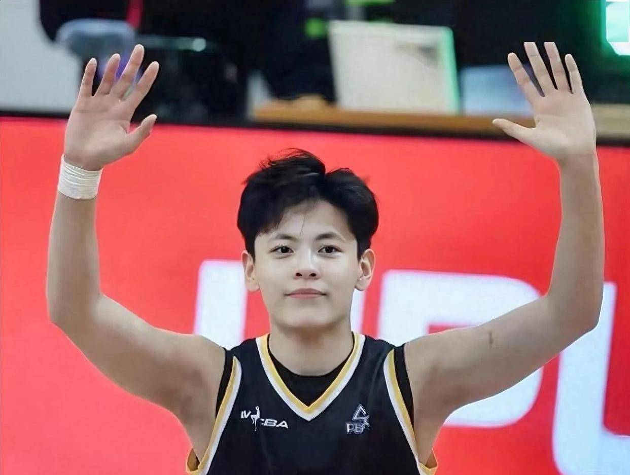 杨舒予15分杨力维关键2罚中国女篮复仇澳洲的简单介绍