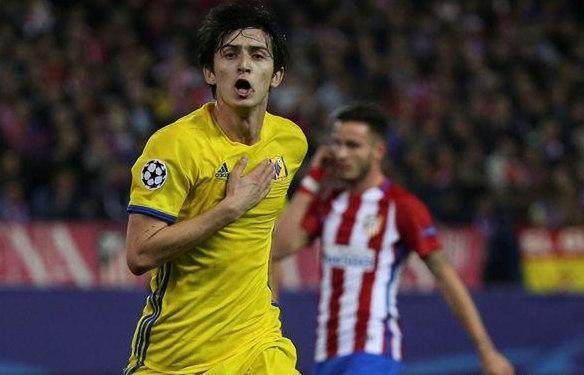 冯潇霆回忆首次参加世俱杯:被拜仁揍得不行了的简单介绍 第2张