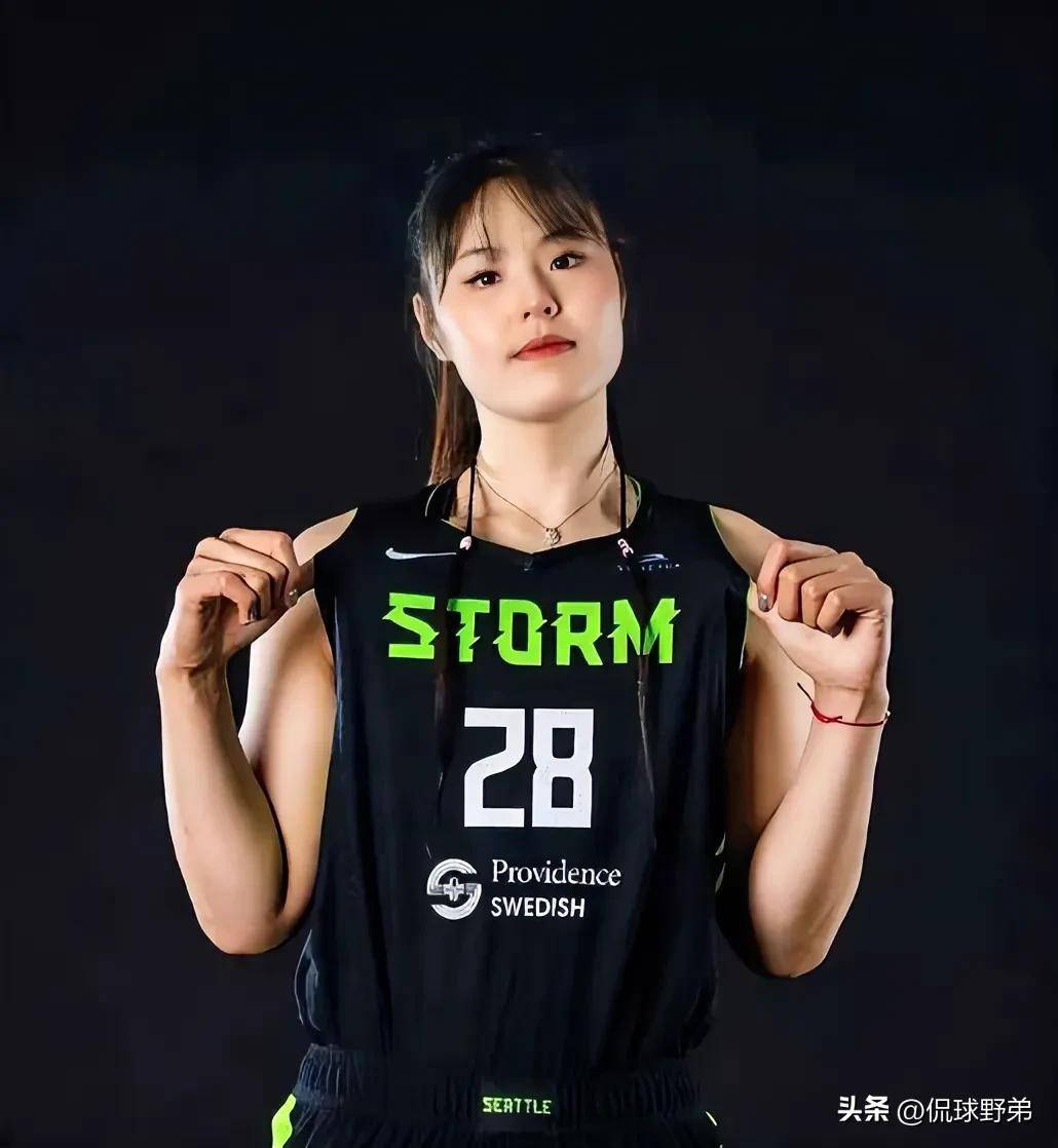 三分7中4，砍18分10篮板李月汝渴望为球队带来胜利的简单介绍