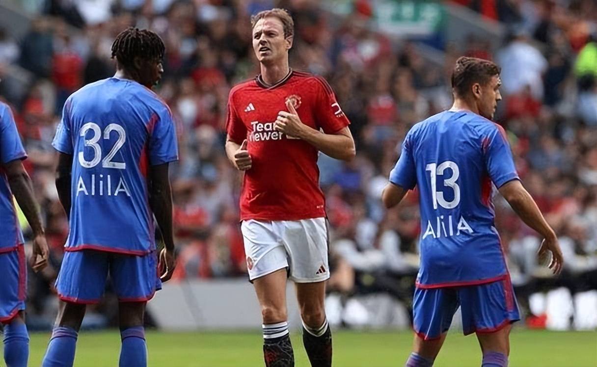 关于那不勒斯认为曼联影响加纳乔发挥愿出4500万镑解救他的信息 第2张