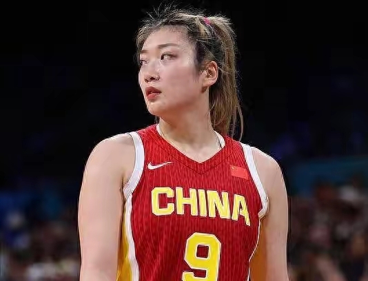 李梦落选宫鲁鸣顶着巨大压力多数主帅难有此魄力的简单介绍  第2张