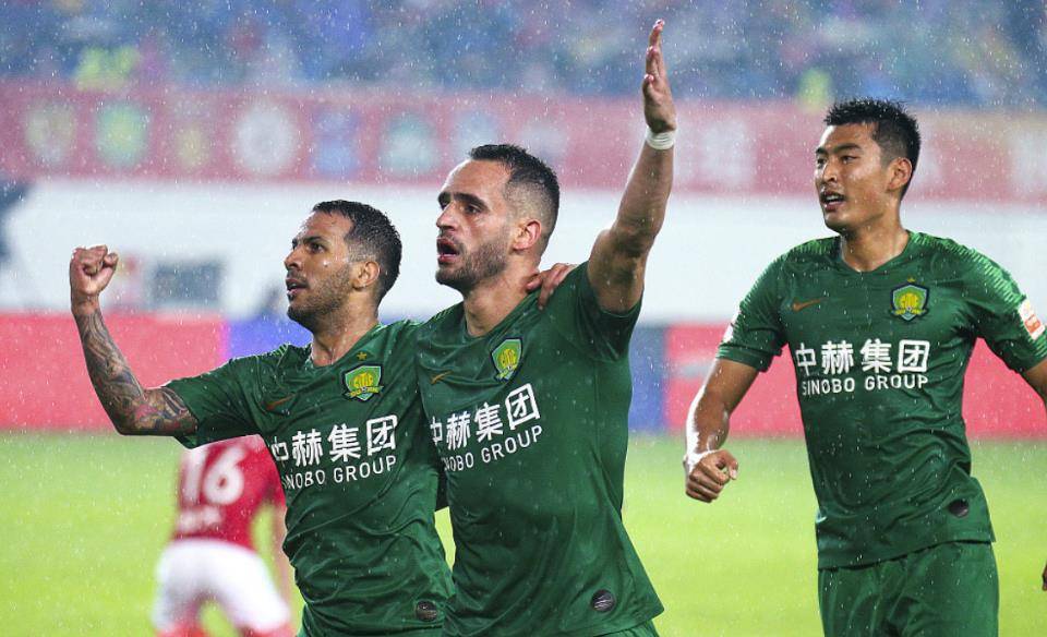 泰国联赛踢不了，回国踢野球！国足未来中锋，26岁提早退役？的简单介绍