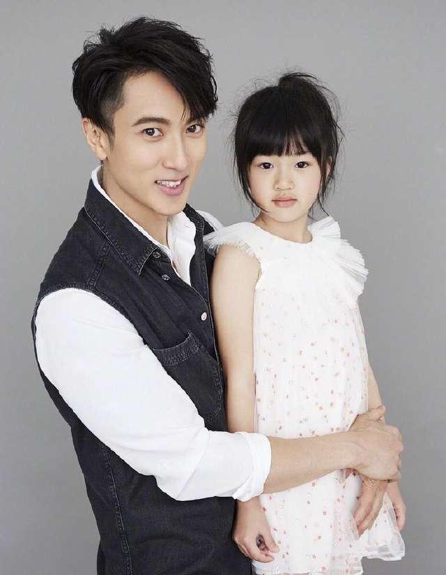 关于奶爸!杰伦-格林更新ins晒出与女儿的照片并写道:父爱️的信息 第2张