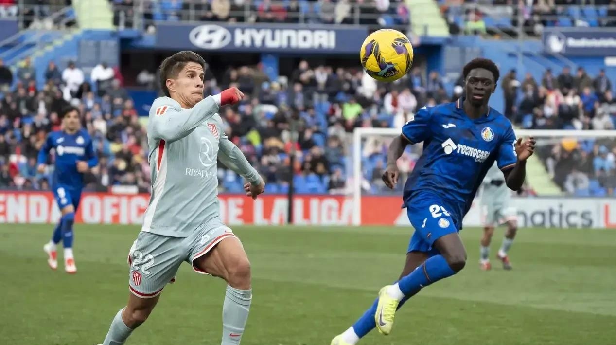 出师不利，西蒙尼麾下马竞首次单场丢4球+红牌+被罚点球的简单介绍