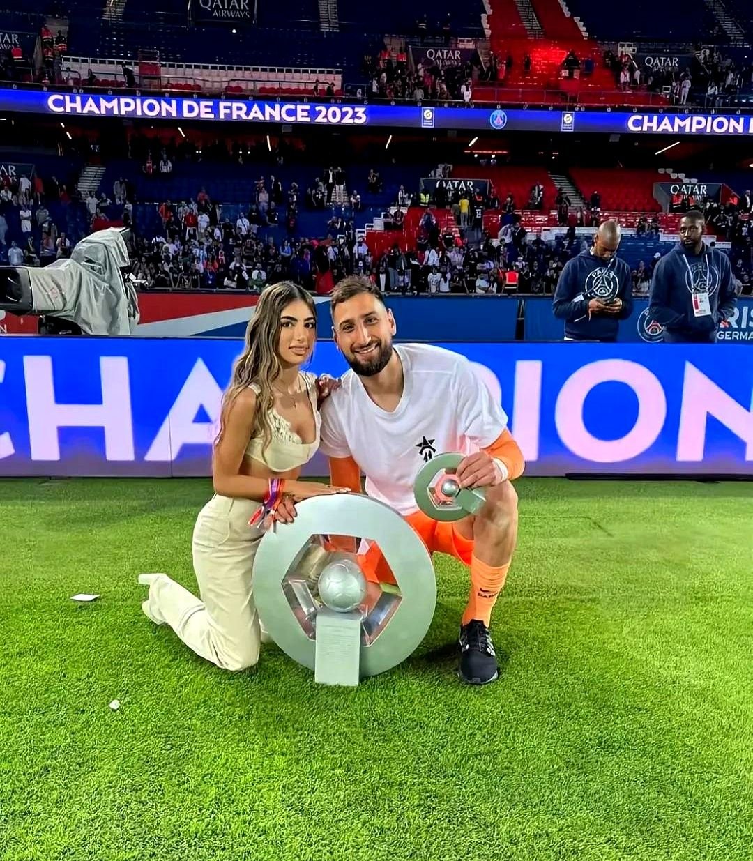 经纪人多纳鲁马配得上金球奖，没他的扑救巴黎的简单介绍  第2张