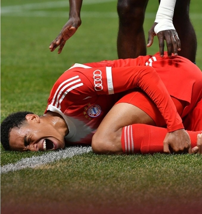 拜仁多打两人被大巴黎淘汰,主帅表现遭到质疑,球迷直言他该下课的简单介绍 拜仁多打两人被大巴黎淘汰,主帅表现遭到质疑,球迷直言他该下课的简单介绍