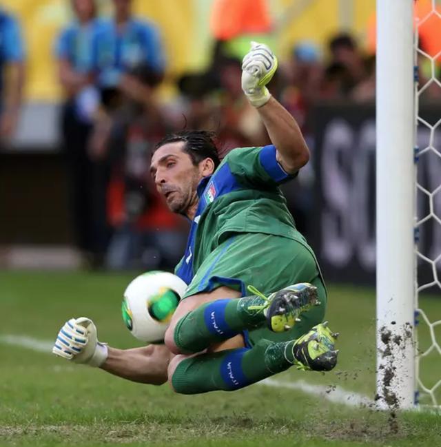 包含都灵门将瓦尼亚本赛季4次扑点，比五大联赛任何门将都更多的词条