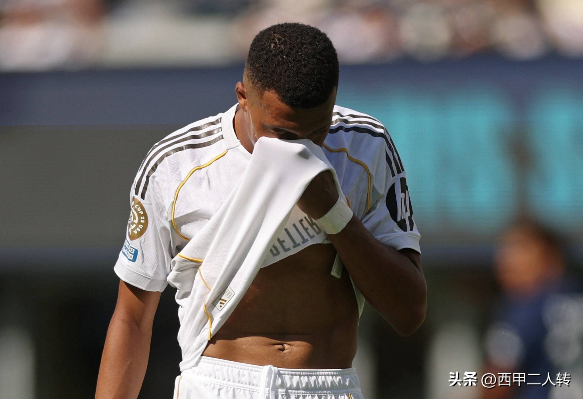 包含大巴黎四球完胜皇马晋级决赛：横扫欧陆！制霸全的词条