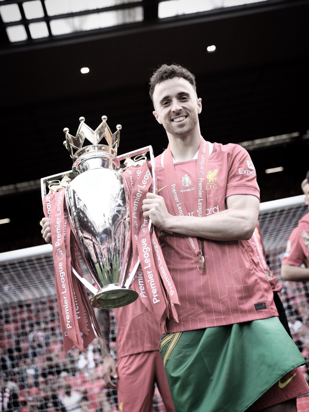 包含若塔离世后利物浦首战如期举行纪念活动遵从红军意愿的词条