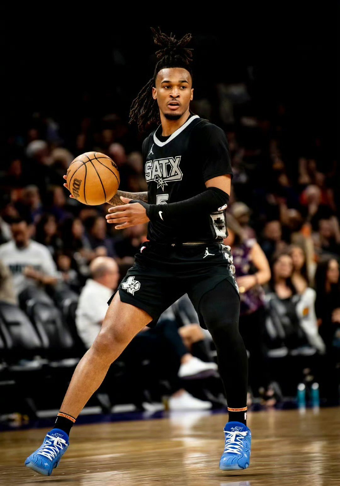 关于杜兰特马刺交易达成？只差官宣！湖人2换1状元？的信息