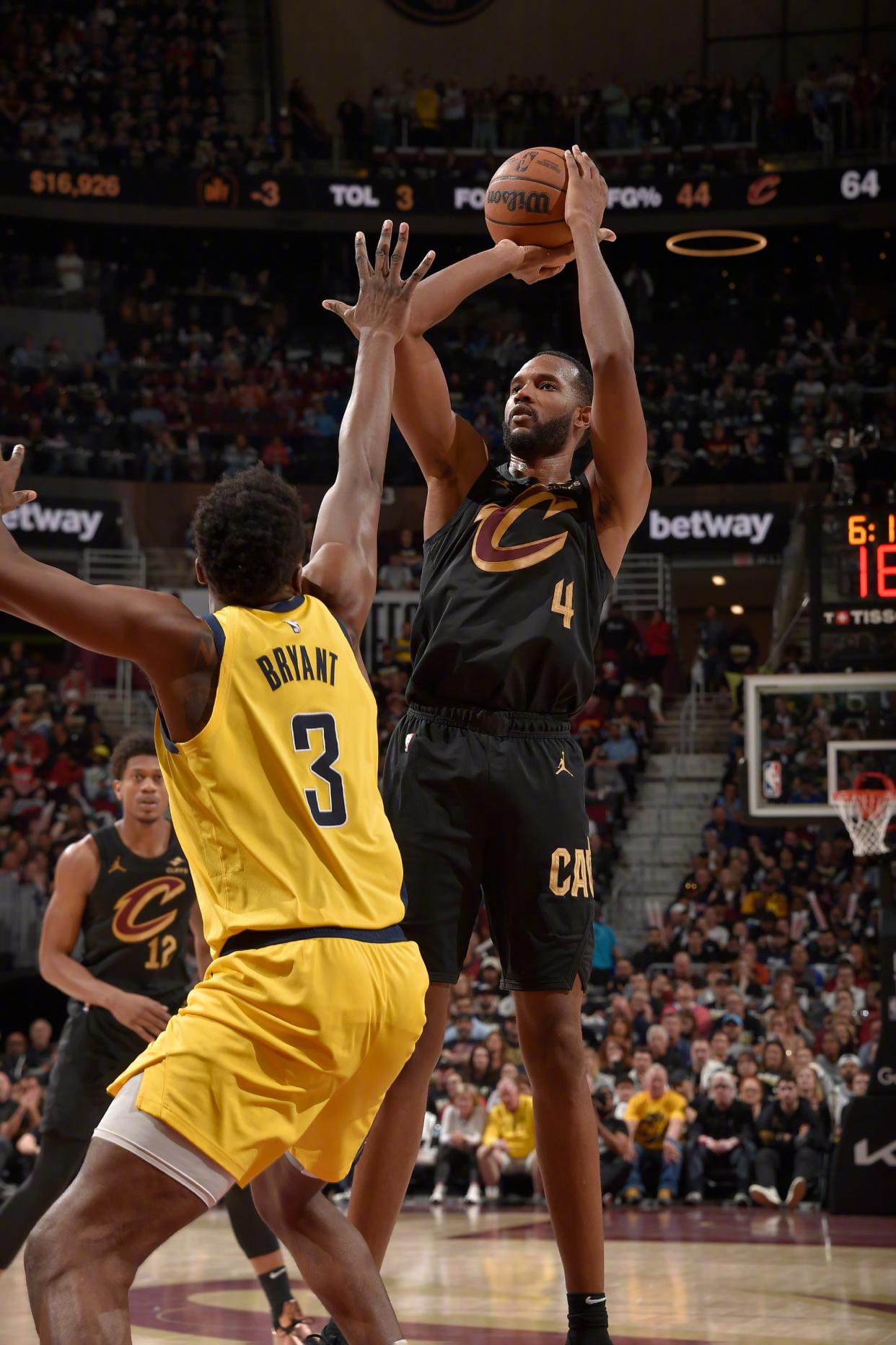 哈利伯顿加速突破，急停高难度抛投打进的简单介绍