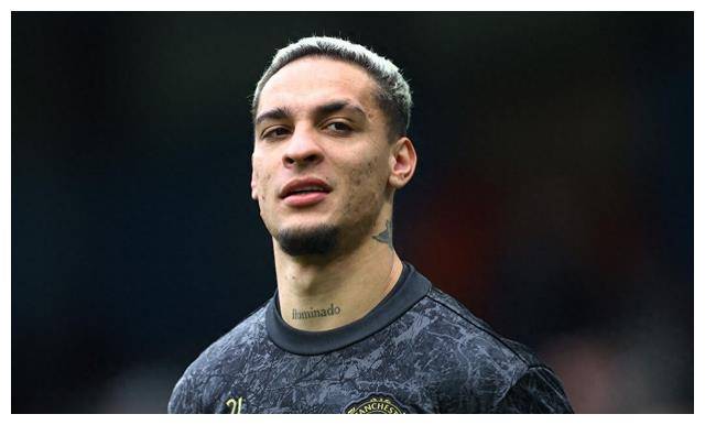 尤文曾考虑用道格拉斯-路易斯,与曼联互换安东尼的简单介绍 尤文曾考虑用道格拉斯-路易斯,与曼联互换安东尼的简单介绍