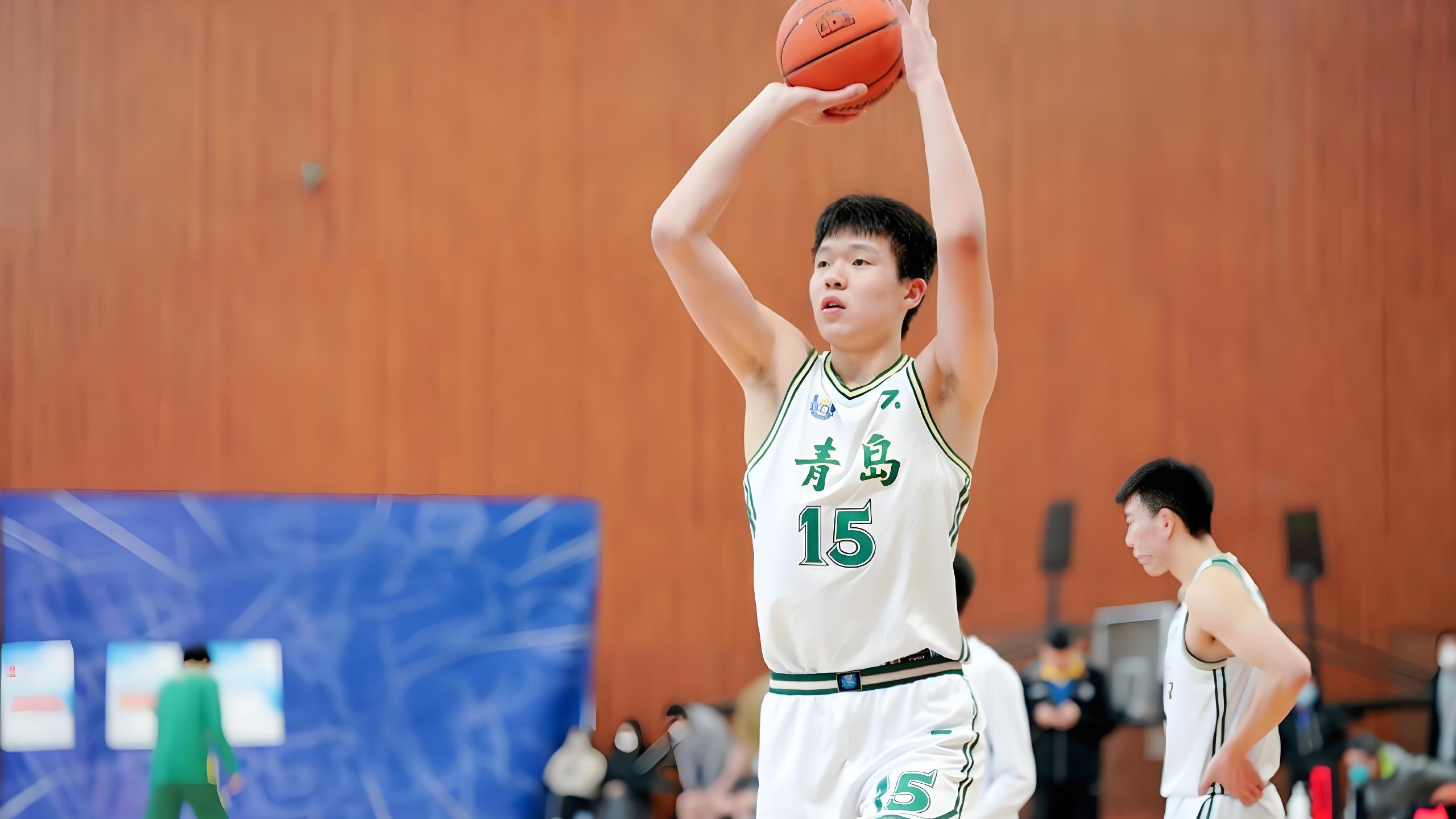 杨瀚森22分13篮板2盖帽，带领青岛战胜四川的简单介绍