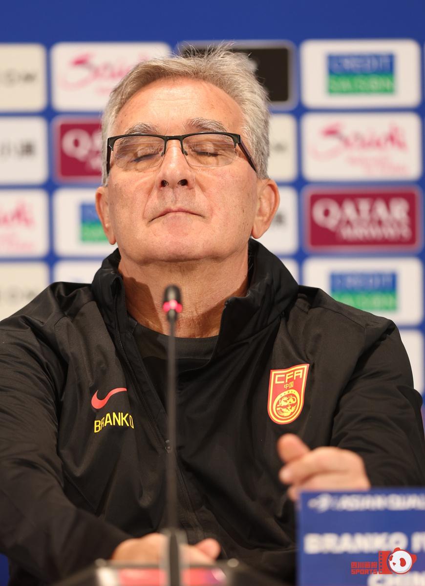 国足主帅伊万解约后已离开中国新帅带队征战东亚杯的简单介绍