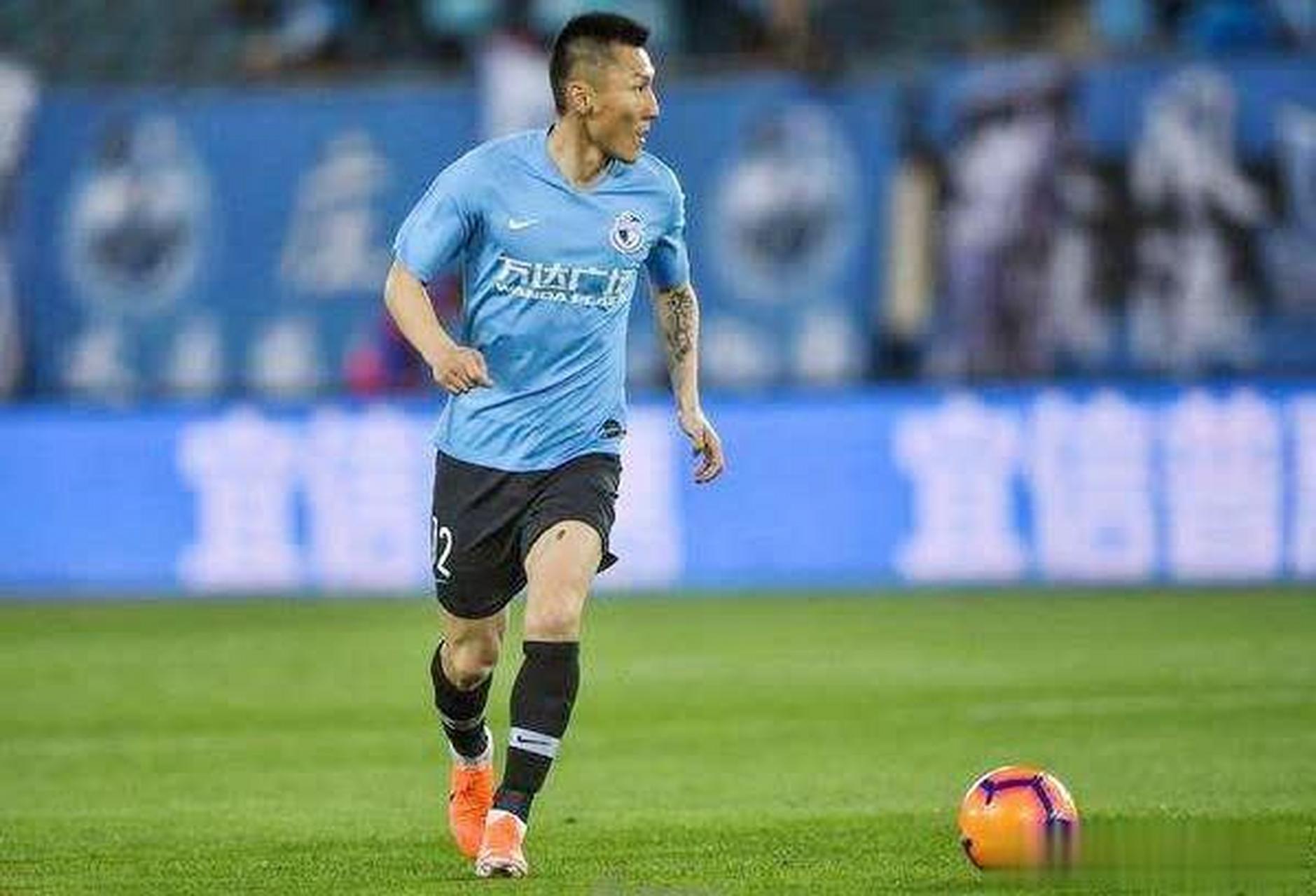 更新换代!泰山向4大老将开刀全部撤销报名一人或退役的简单介绍