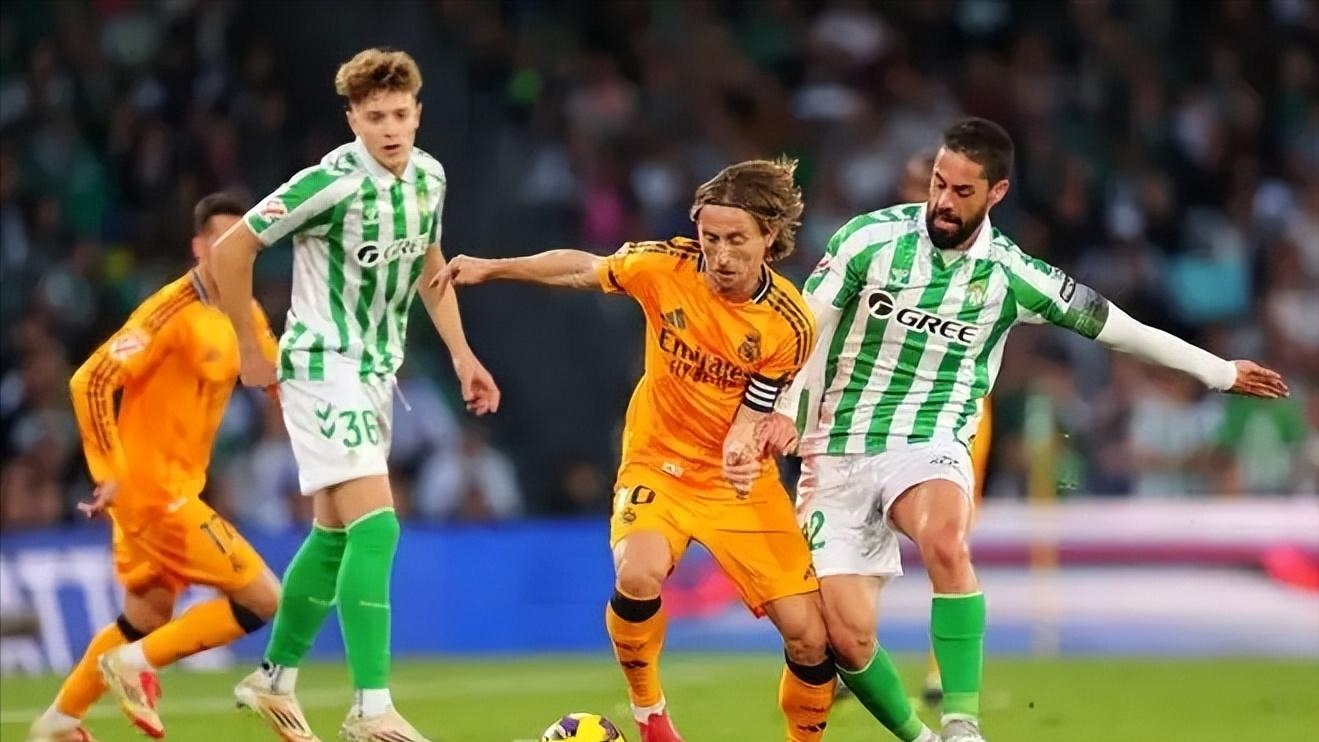 包含足坛悲喜夜！曼城晋级4强，姆巴佩造3球皇马3:2的词条  第1张