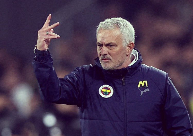 关于尊重！穆里尼奥取得执教生涯750胜的信息