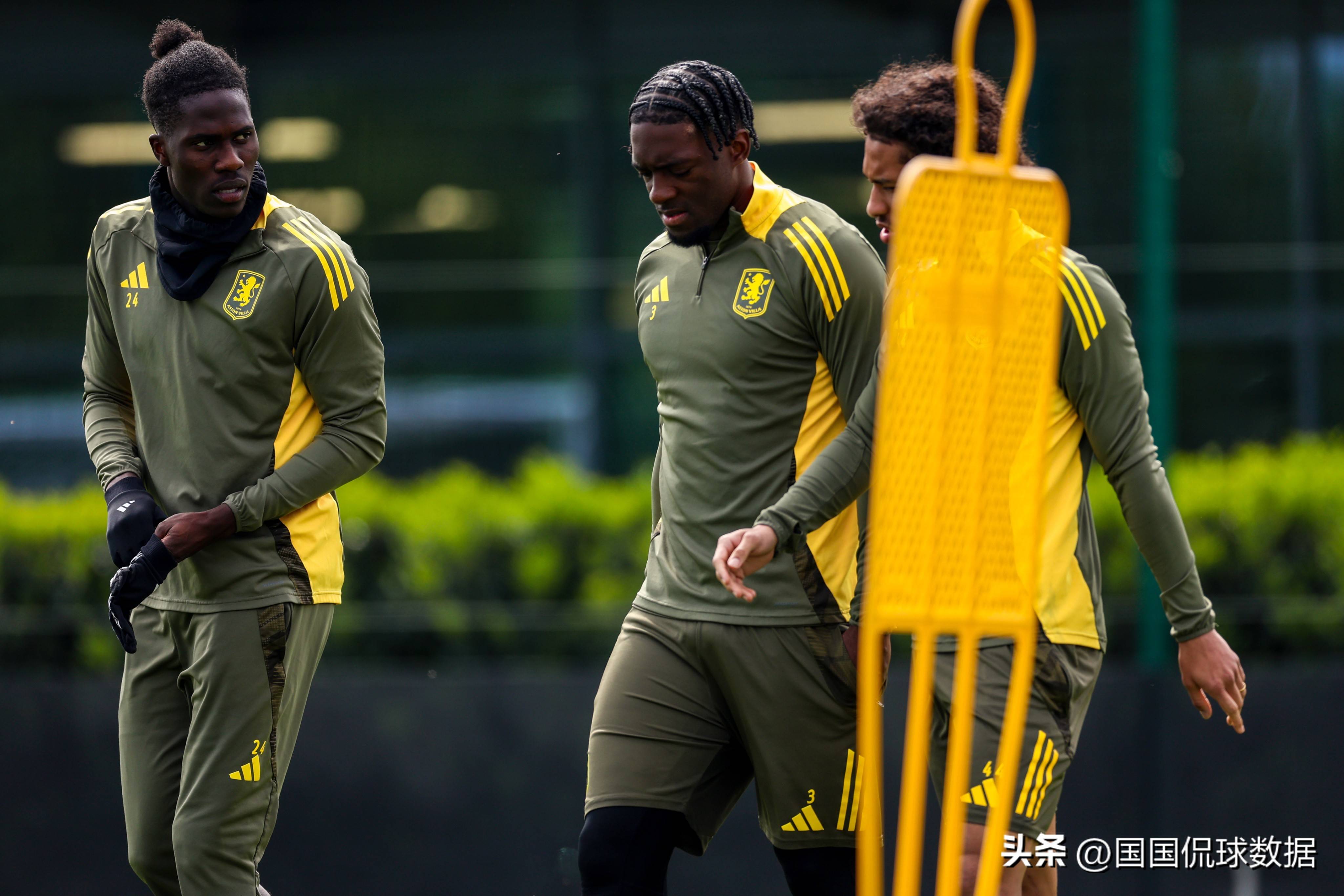 包含曼联想挖伯恩茅斯主帅！3名主力被卖，仍排英超第2，合同于本赛季末到期的词条