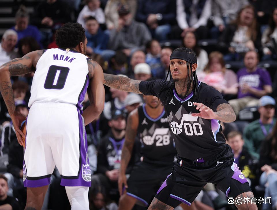 关于NBA官方晒出克拉克森前往季前赛第二场比赛球馆的视频的信息