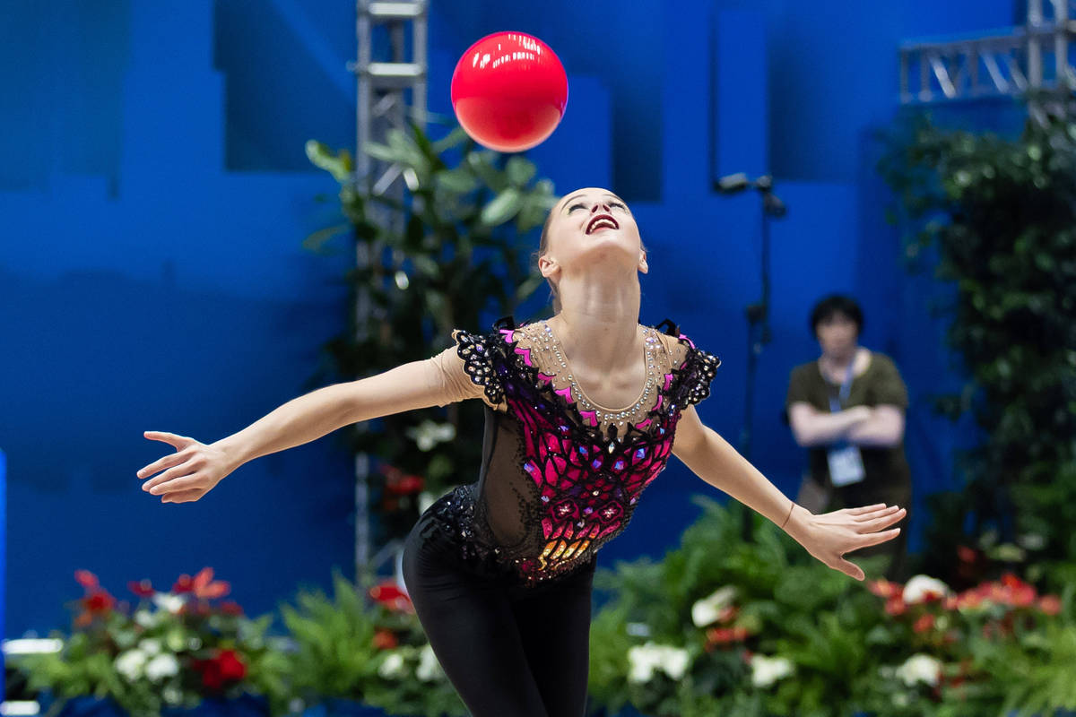 包含合肥狂风啦啦队社媒分享舞蹈：今日在芜湖吴钩足球全国赛的词条