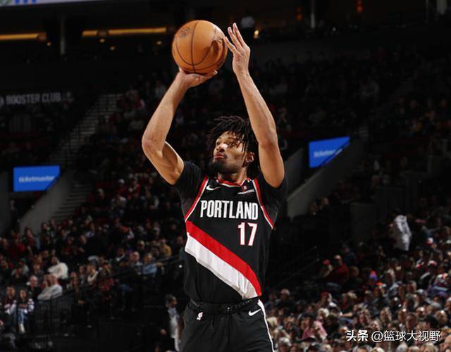 1分8板还被布克嘲讽！艾顿回应首秀仅2出手：投入防守不为数据的简单介绍