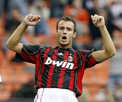 包含2-2，意甲第19绝平意甲第15，43吉拉迪诺带队完结三连败的词条