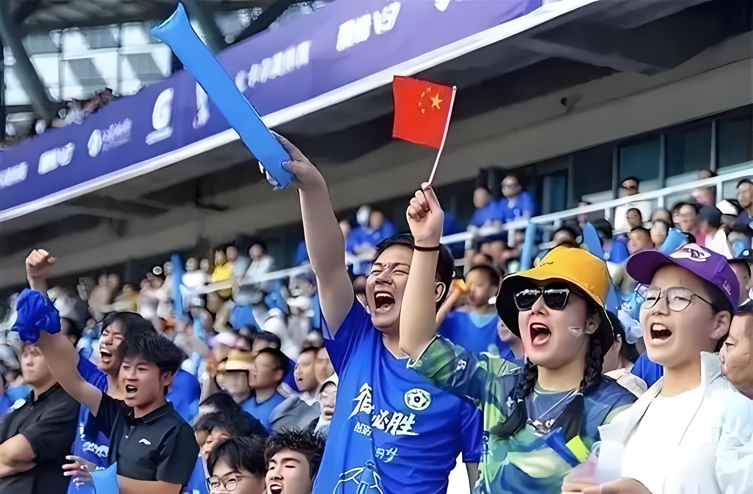 关于新华社：体育赛事经济持续升温中超观众创历史苏超火爆的信息  第2张