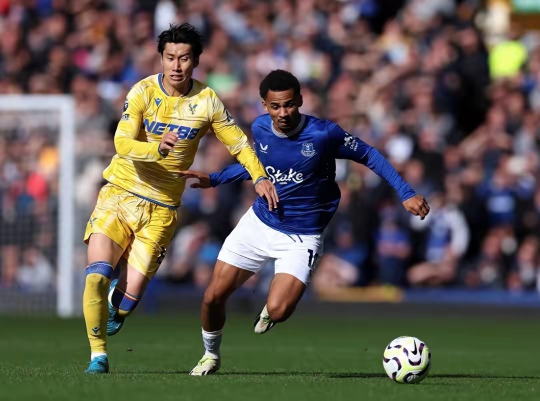 英超最新积分战报：前2只差2分，利物浦升第5，切尔西翻车的简单介绍  第1张