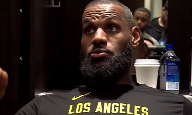 詹姆斯：裁判本场的吹罚毫无一致性可言，就是如此的简单介绍  第2张