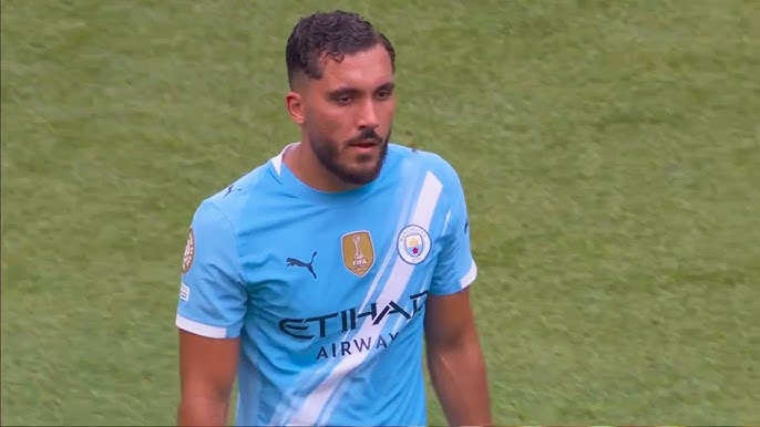 包含哈兰德孤掌难鸣！昔日他身边世界第一中场德布劳内太狠的词条