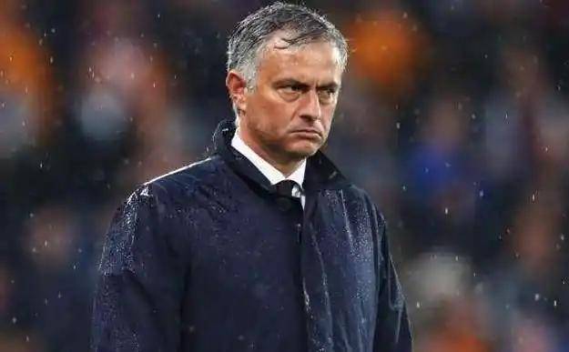 包含一场1-2!让穆帅欧冠晋级难了:客场遭绝杀,下的词条 包含一场1-2!让穆帅欧冠晋级难了:客场遭绝杀,下的词条