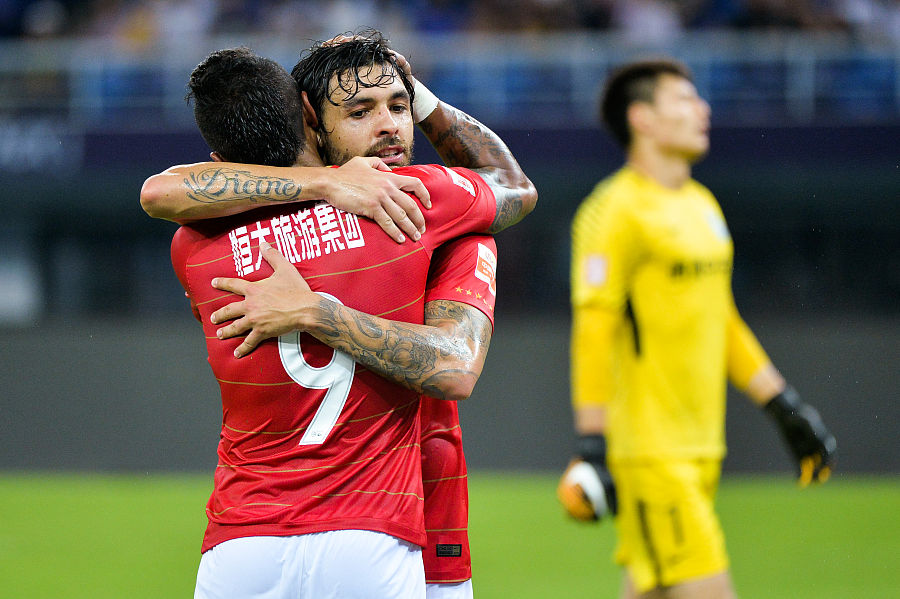 包含里尼奥再掀舆论狂潮，25分钟11打10换来0：0，的词条