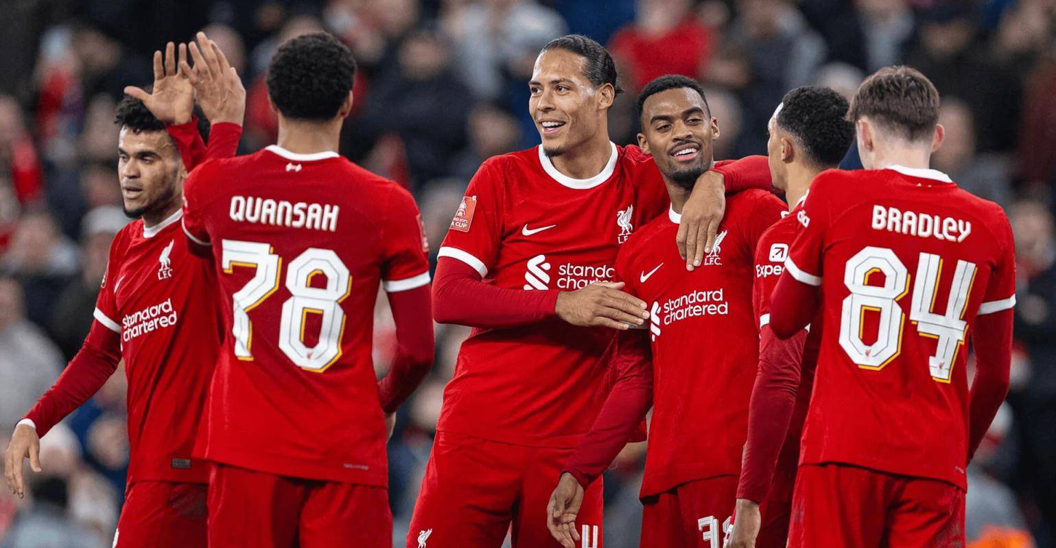 英超分化！3队争冠，5队保级，利物浦和切尔西，