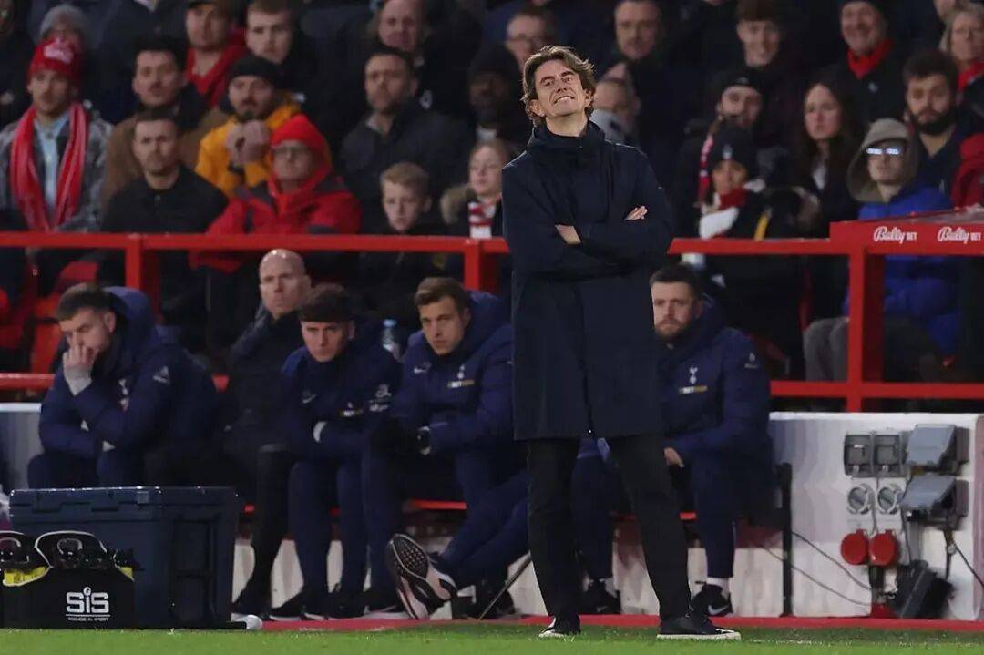 包含热刺0-4完败拜仁进攻毫无组织弗兰克的球队还没准备好踢欧冠啊的词条