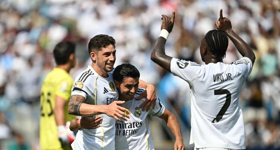 刺激夜：皇马4-1，AC米兰3-0，利物浦2-1，62岁穆帅率队爆大冷门的简单介绍