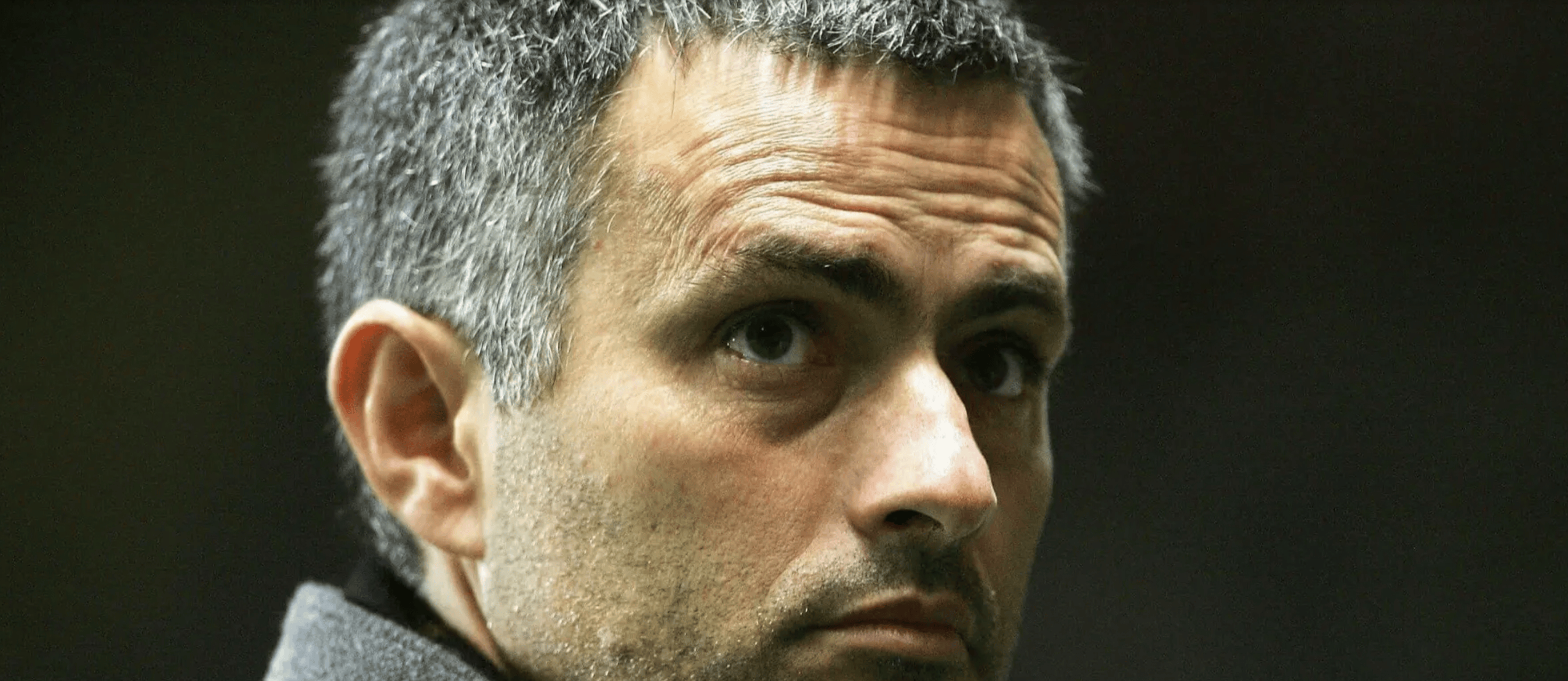 虽然本菲卡小负，但是穆帅在切尔西，受到了英雄般的接待的简单介绍