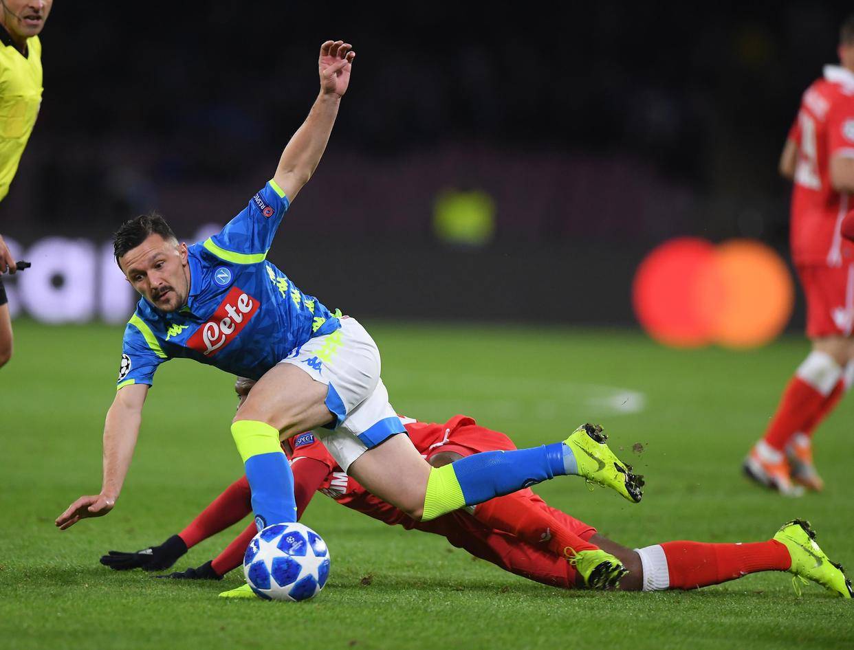 包含一场3-0，让意甲生变：米兰登顶，3队不败+前4差1分，两队盼反弹的词条