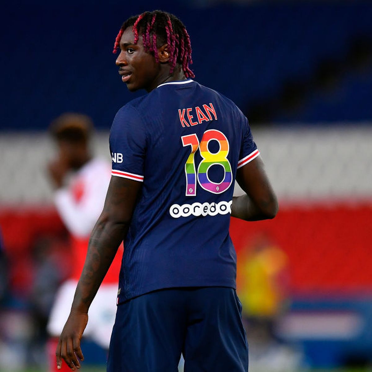 勒沃库森官方宣布签下巴代，转会费2900万欧元固定加400万欧元浮动的简单介绍