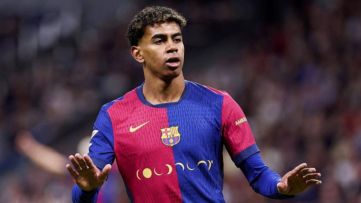 包含15岁英格兰天才边锋脱颖而出，引得巴萨蠢蠢欲动，未来锋线重要拼图的词条