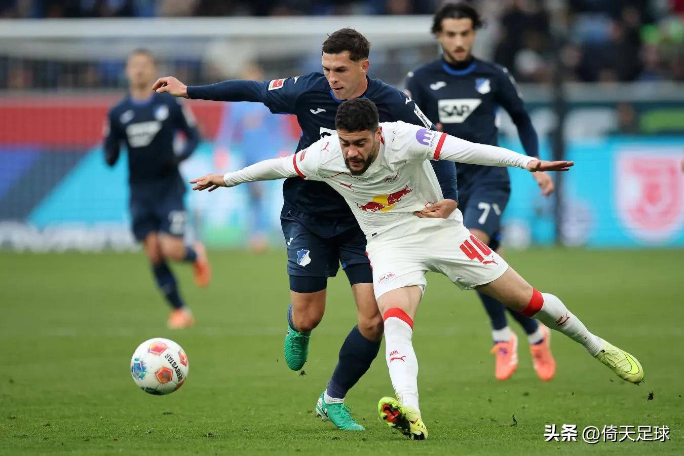 包含德甲最新积分战报：法兰克福翻车，勒沃库森被绝平，多特紧追拜仁的词条