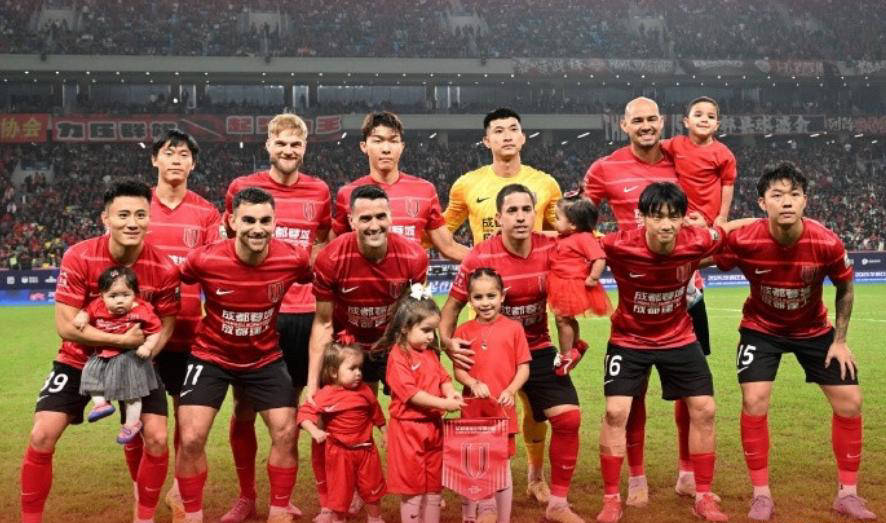 亚冠关键战：上海海港客场挑战广岛三箭，6外援齐发，两后卫缺阵的简单介绍