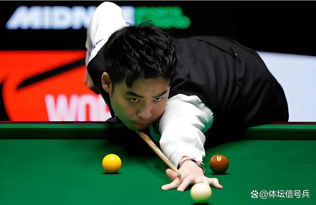 斯诺克国锦赛资格赛首日：罗伯逊逆转领先斯佳辉追平的简单介绍