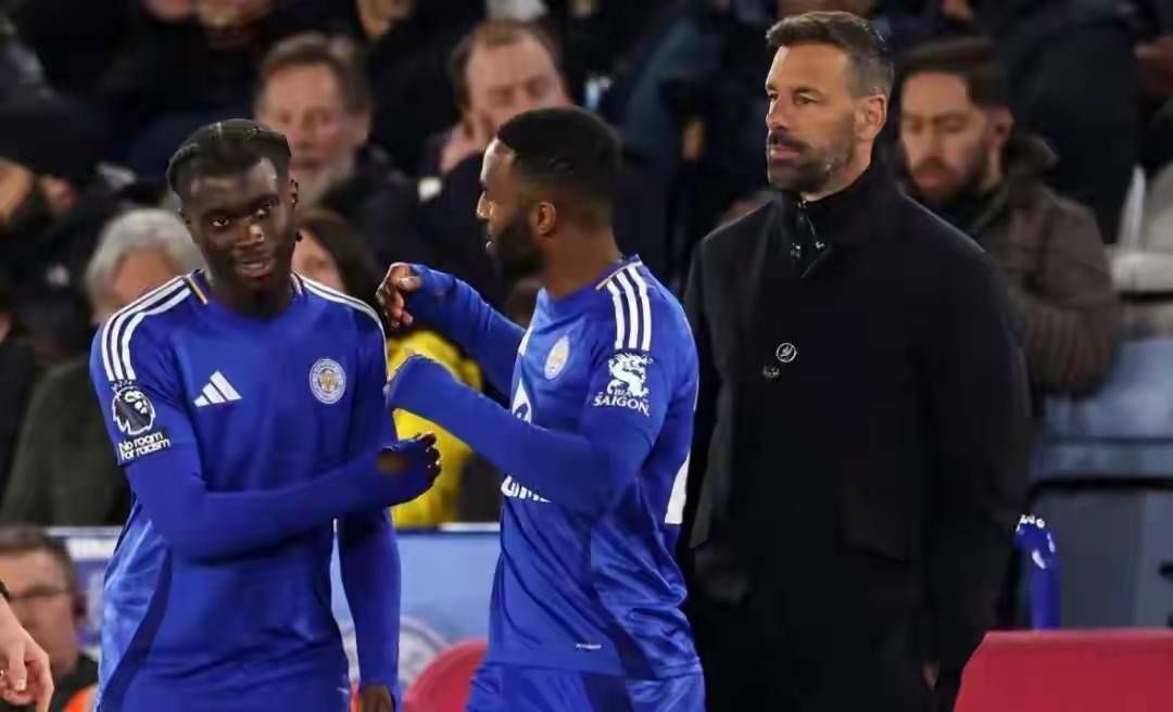 关于暖心，切尔西退休员工赛后给穆帅准备了他最喜欢的信息