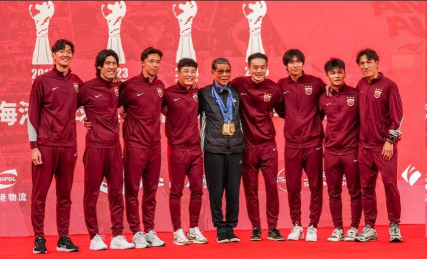 关于徐根宝亲自调馄饨：武磊他们都想来；人太多限定1人吃3个的信息