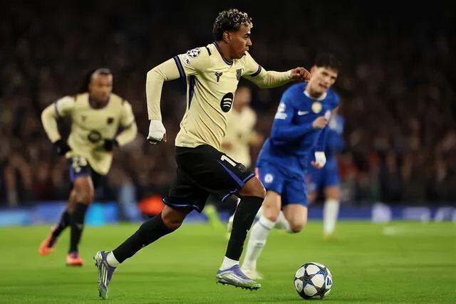 包含纽卡斯尔的新目标：那位在欧冠赛场给他们制造过麻烦的18岁小将的词条